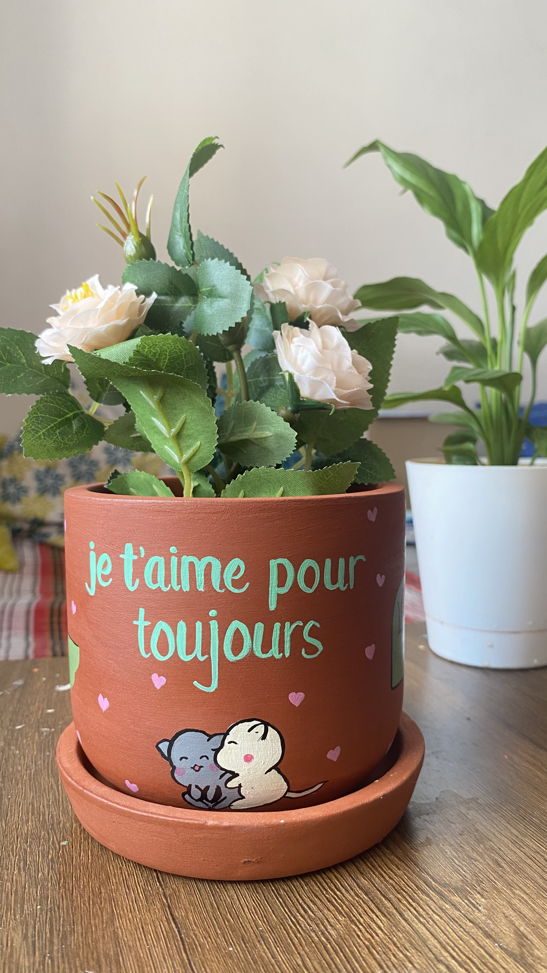 customized-terracotta-planter-handpainted-3-2_1713001406.jpg