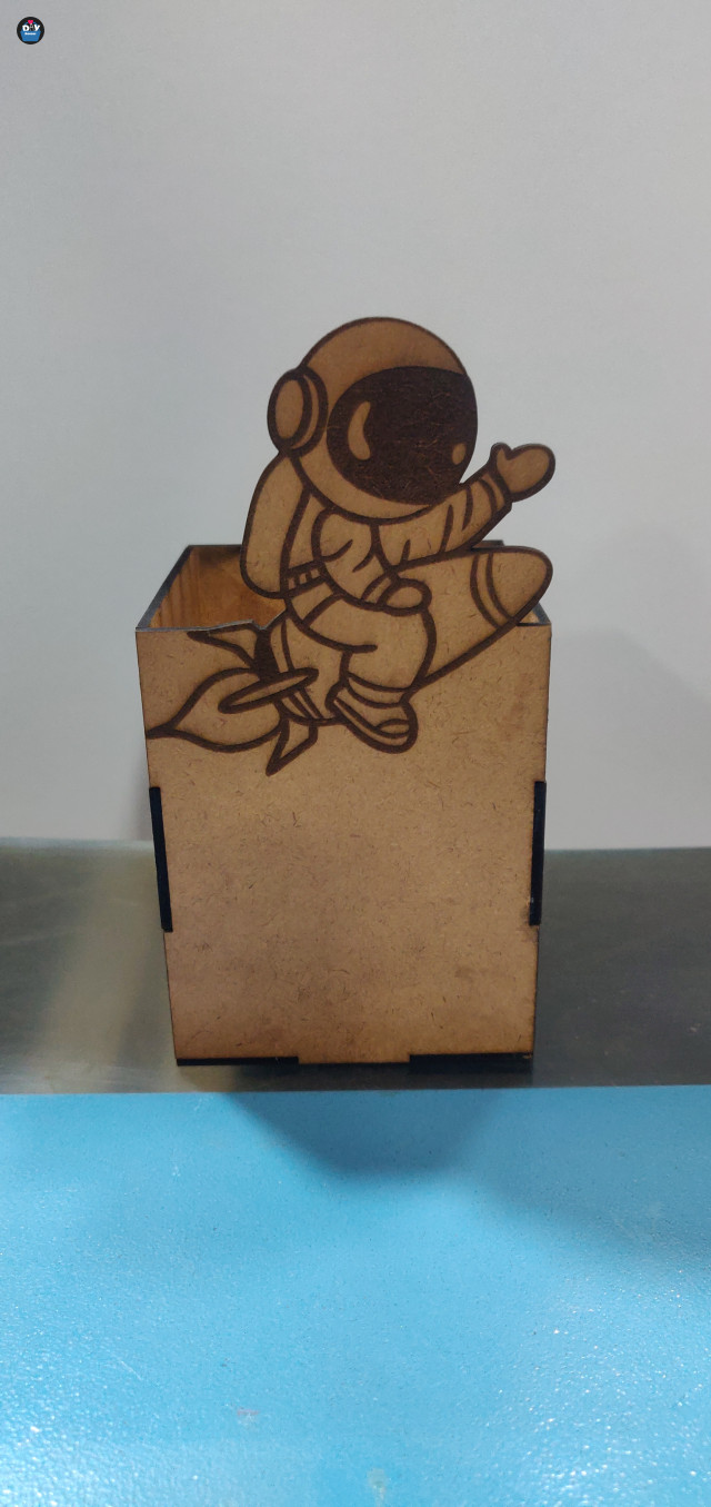 diy-pen-stand-2-2_1689656293.jpg