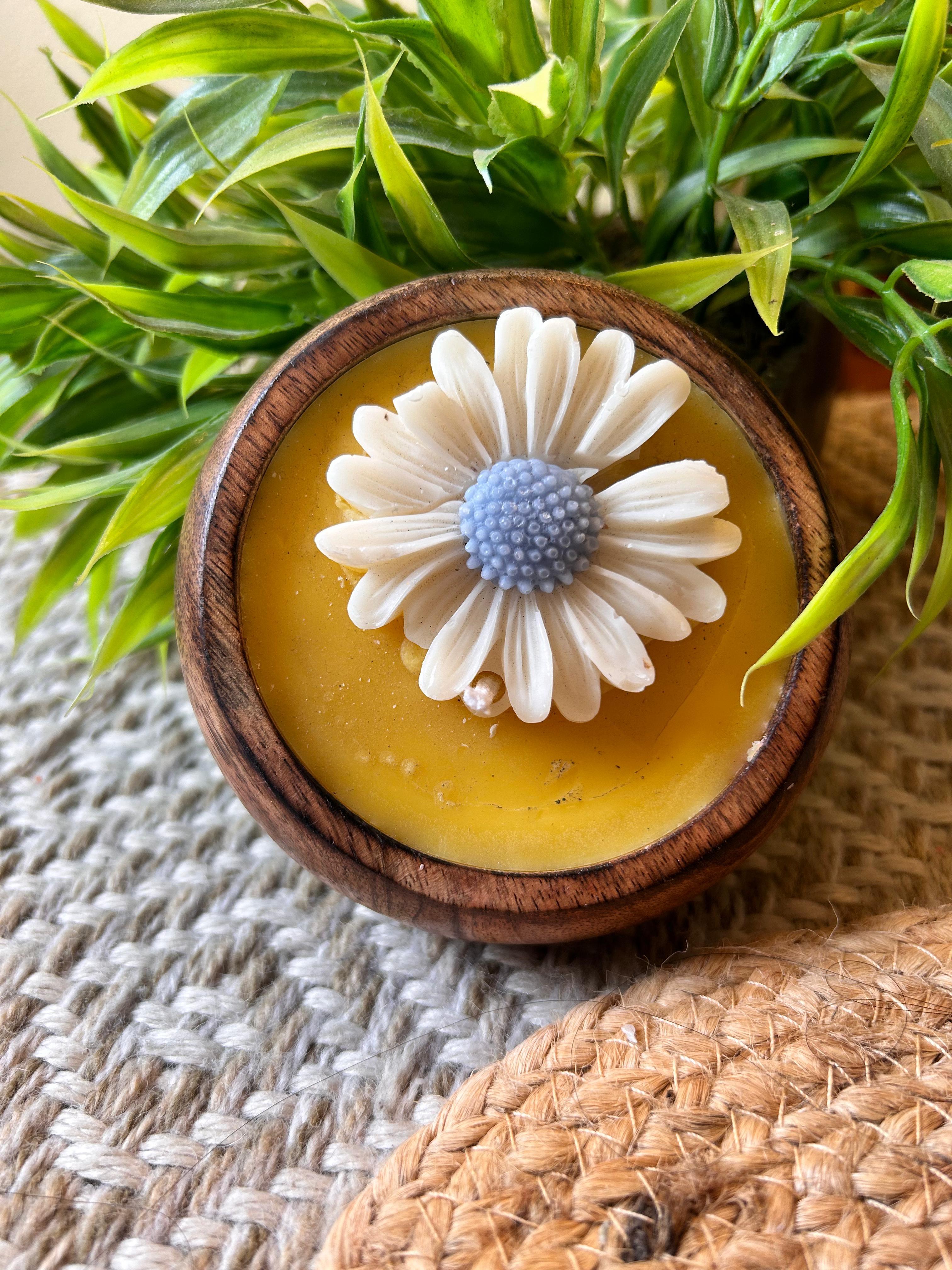 gulcasa-organic-soya-wax-scented-floral-design-wooden-round-shape-candle-up-to-60-hours-burn-time-ideal-for-celebration-wedding-home-decor-gifting-3-2_1737129566.jpg