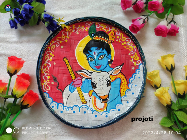 HAND PAINTED DECORATIVE ROUND BAMBOO ITEM SRI GOPAL PAINTING FOR WALL HANGING