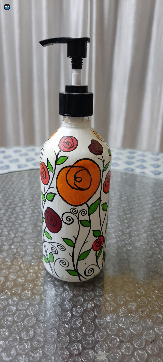 hand-painted-stylish-upcycled-bottle-can-be-used-as-a-container-for-handwash-shampoo-bodywashand-moisturiser-1394-1747-2_diybaazar6108b9ef6fc91.jpg
