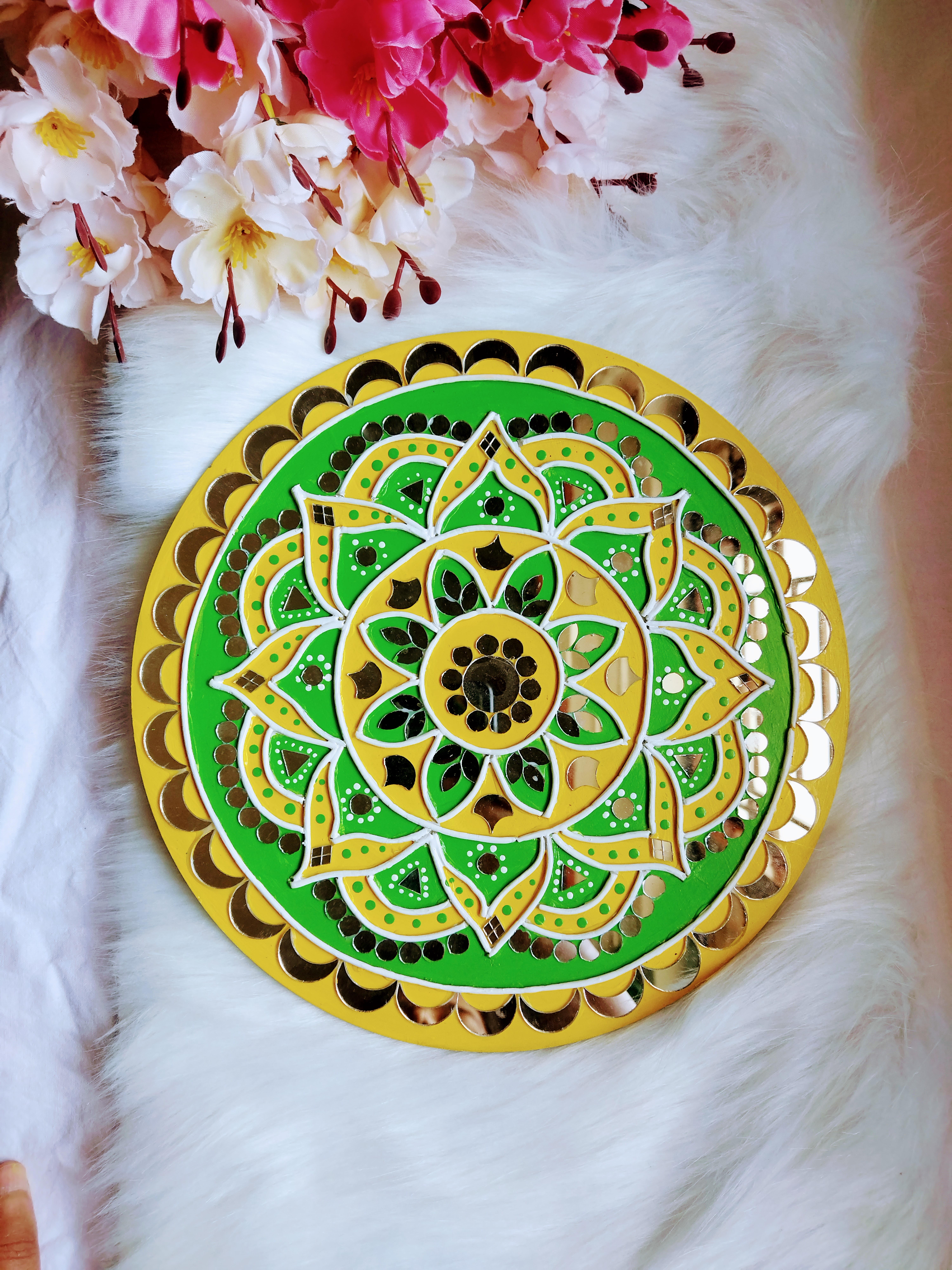Handcrafted Lippan Art Wall Hanging : Green & Yellow