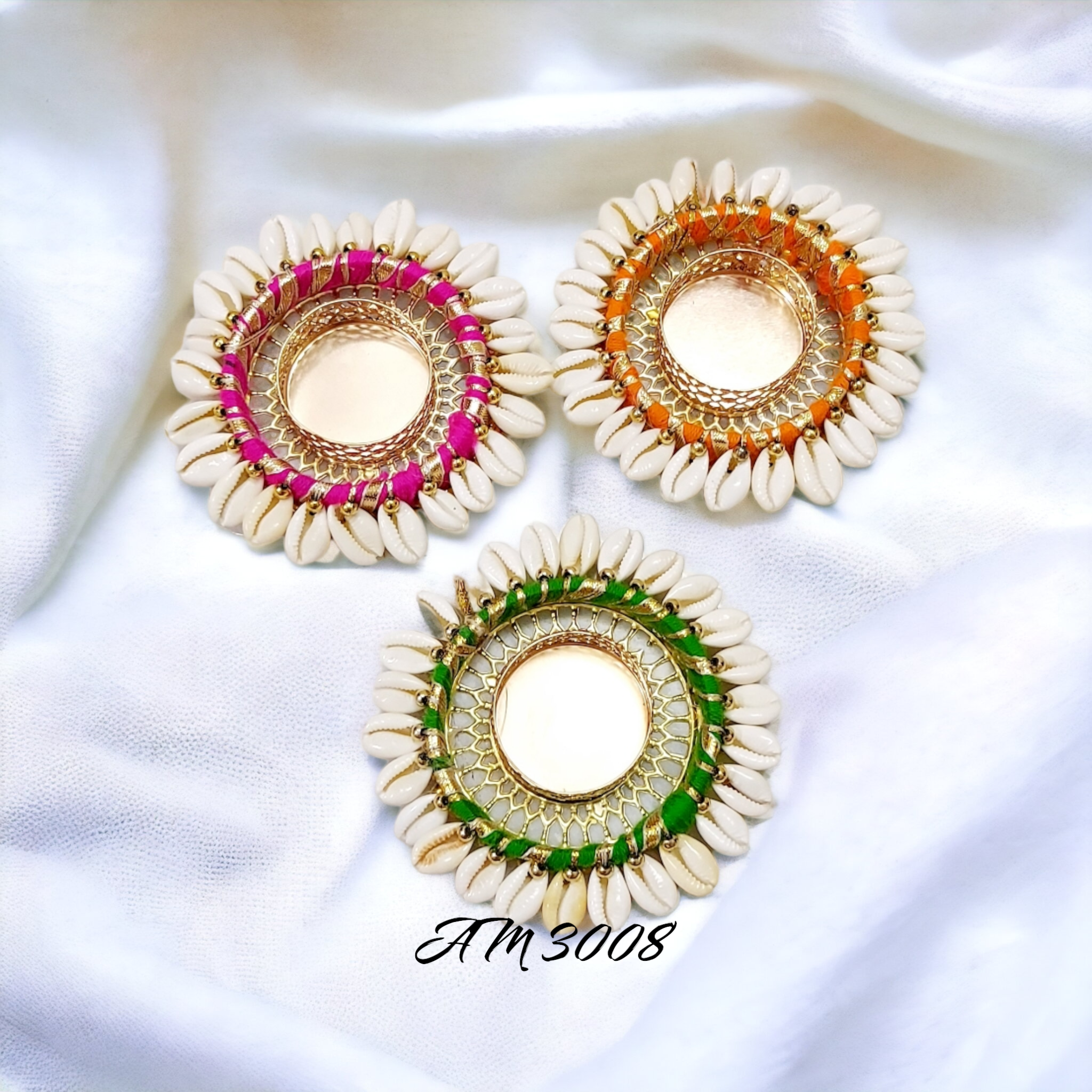 handmade-tea-light-candles-holder-for-diwali-decoration-decorative-diwali-diya-tealight-candle-holder-for-home-decoration-set-of-3-in-multi-colours-3-0_1711791218.png