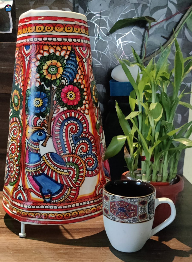 Tholu bommalata lamp