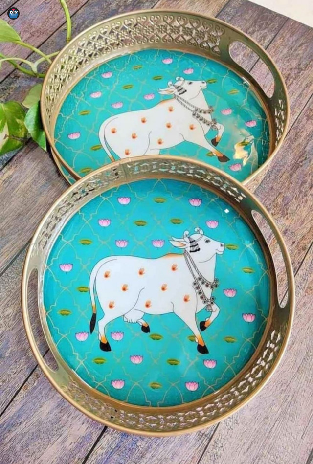 metal-serving-tray-set-of-2pcs-digital-decoupage-with-epoxy-coating-pichwai-art-metal-tray-3-0_1704200045.jpg