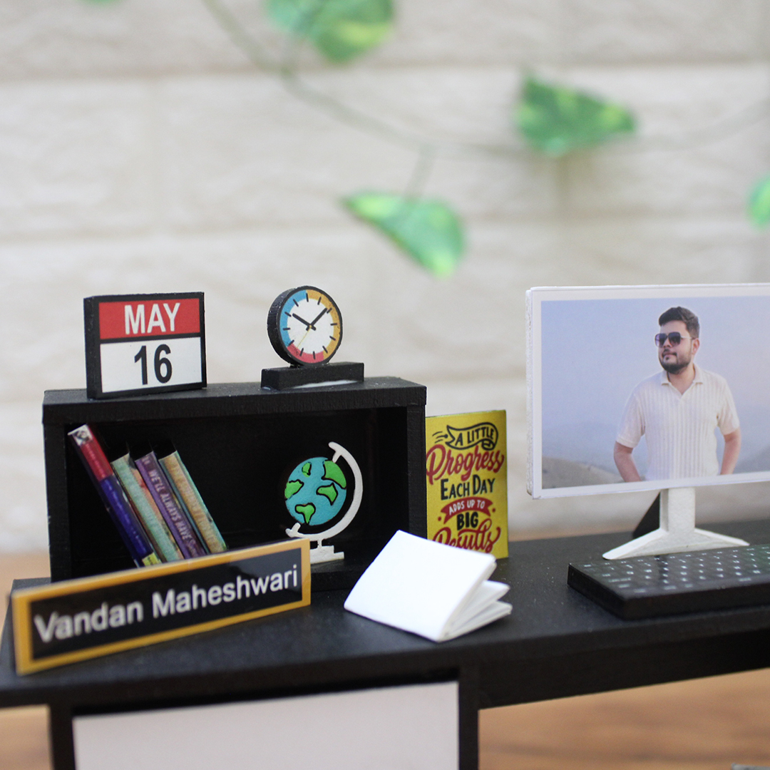 mini-workstation-miniaure-office-table-2-1_1740425807.jpg