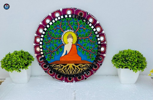 MIRROR DECORATED BUDDHA ON MDF 12IN DIA
