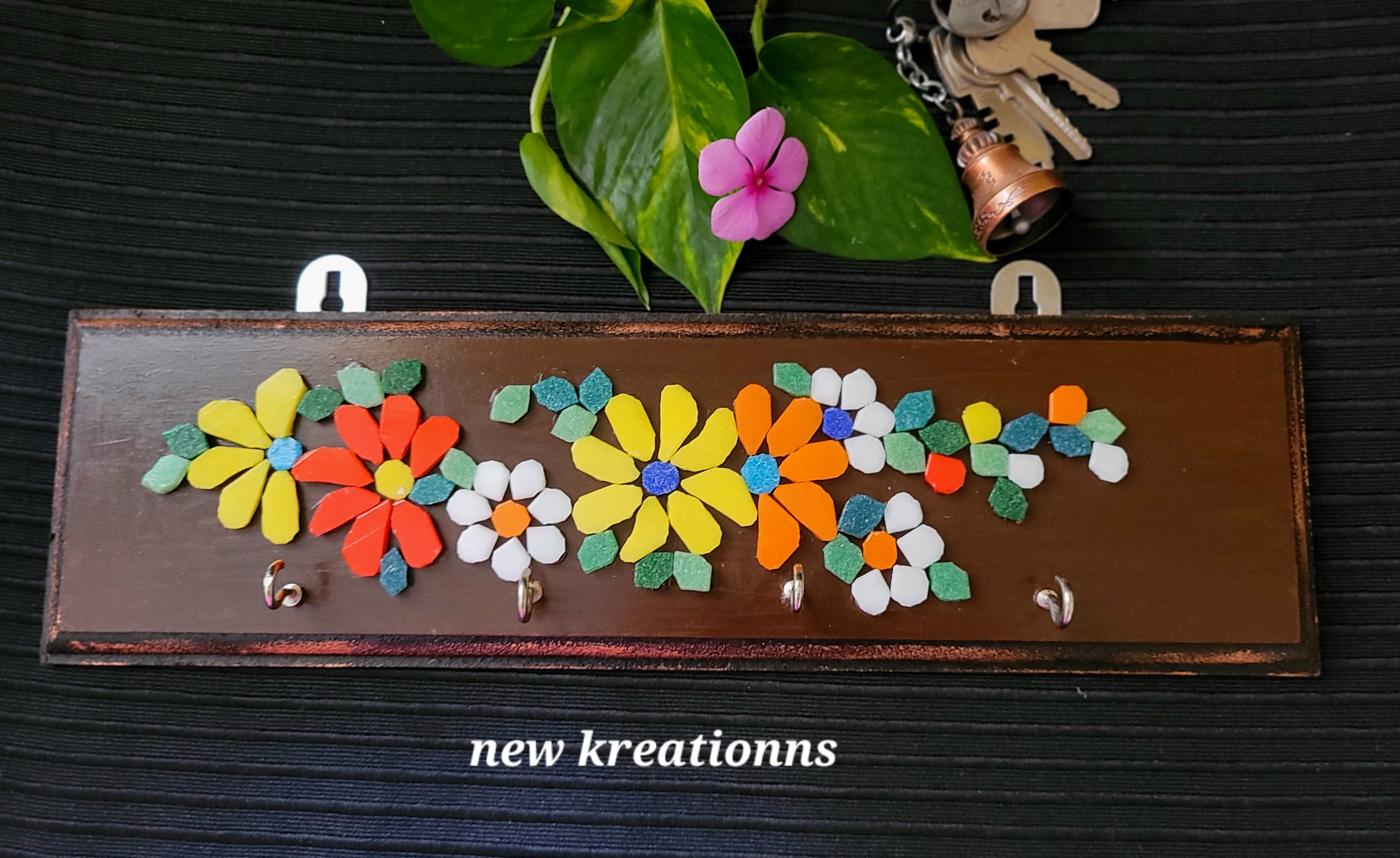 Mosaic key chain holder, made with hand cut tiles