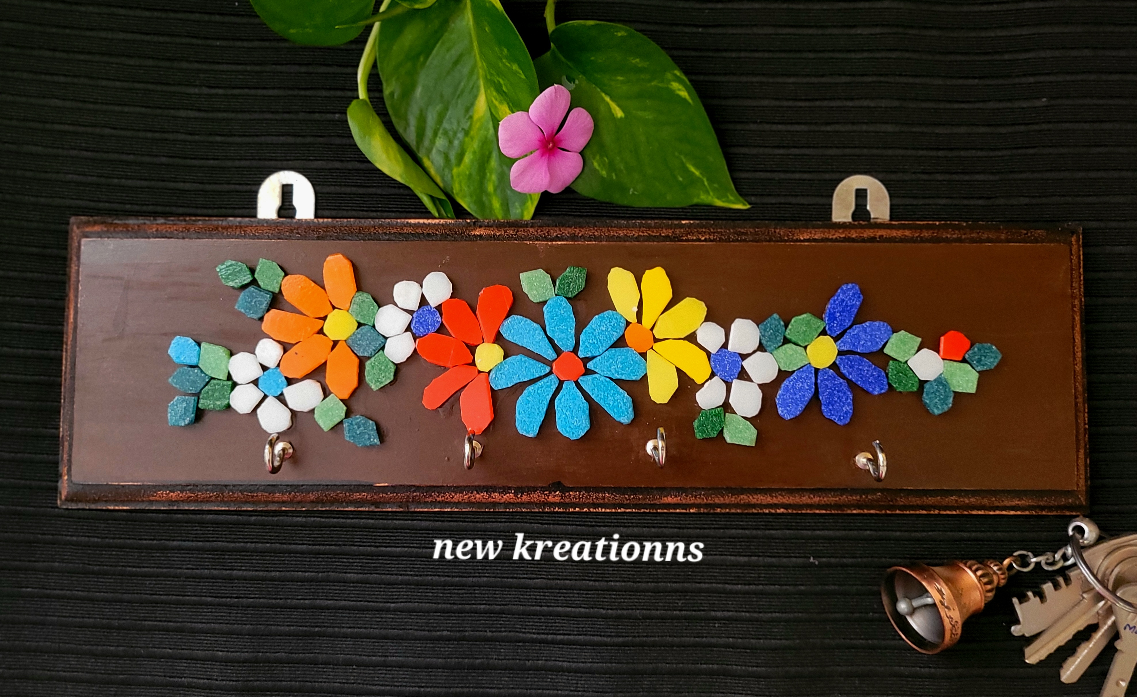 Mosaic key chain holder, made with hand cut tiles