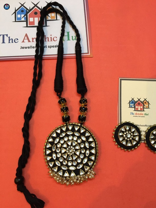 party-wear-glittering-neckpiece-2-1_1696344320.jpg