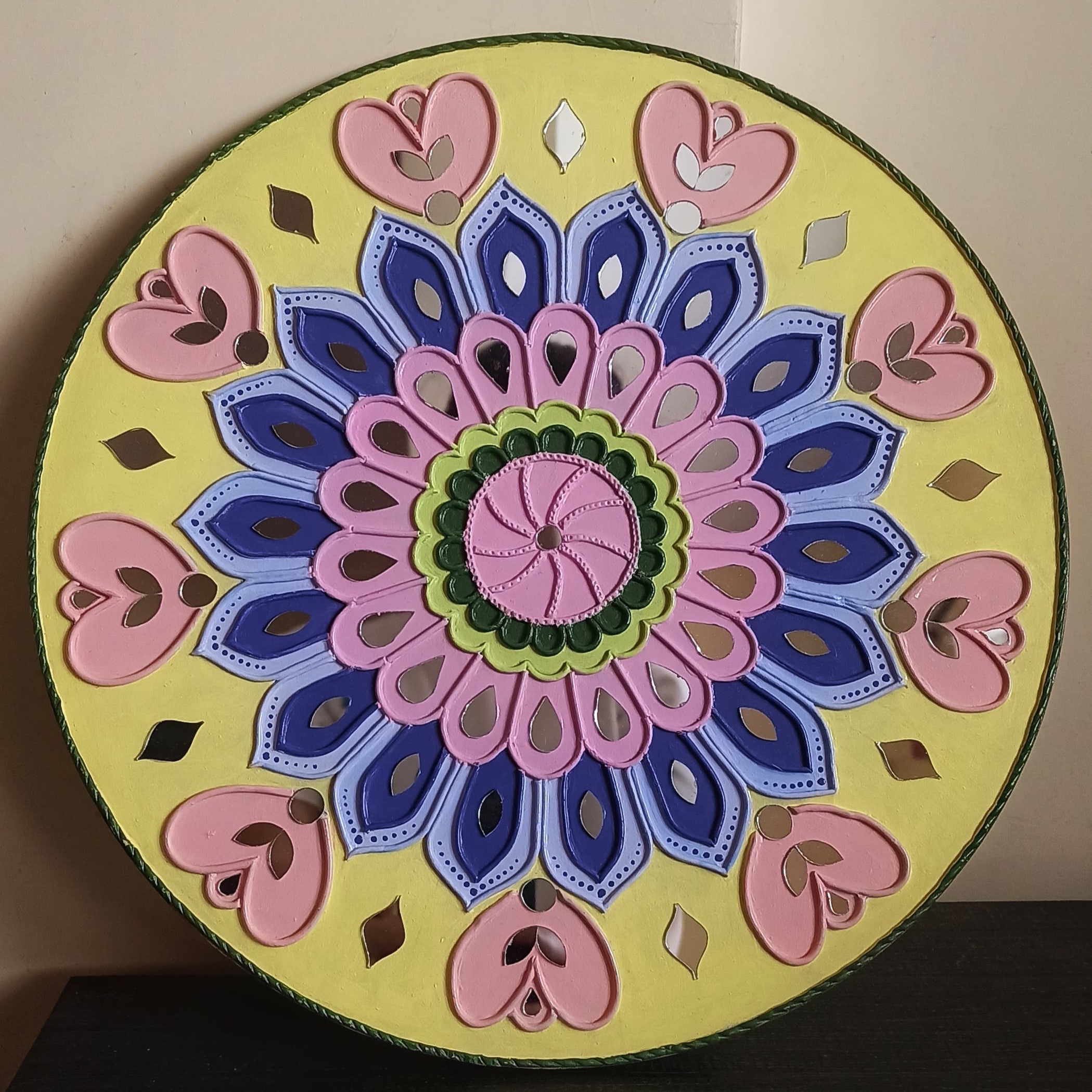 pastel-mandala-lippan-art-2-1_1747914912.jpg