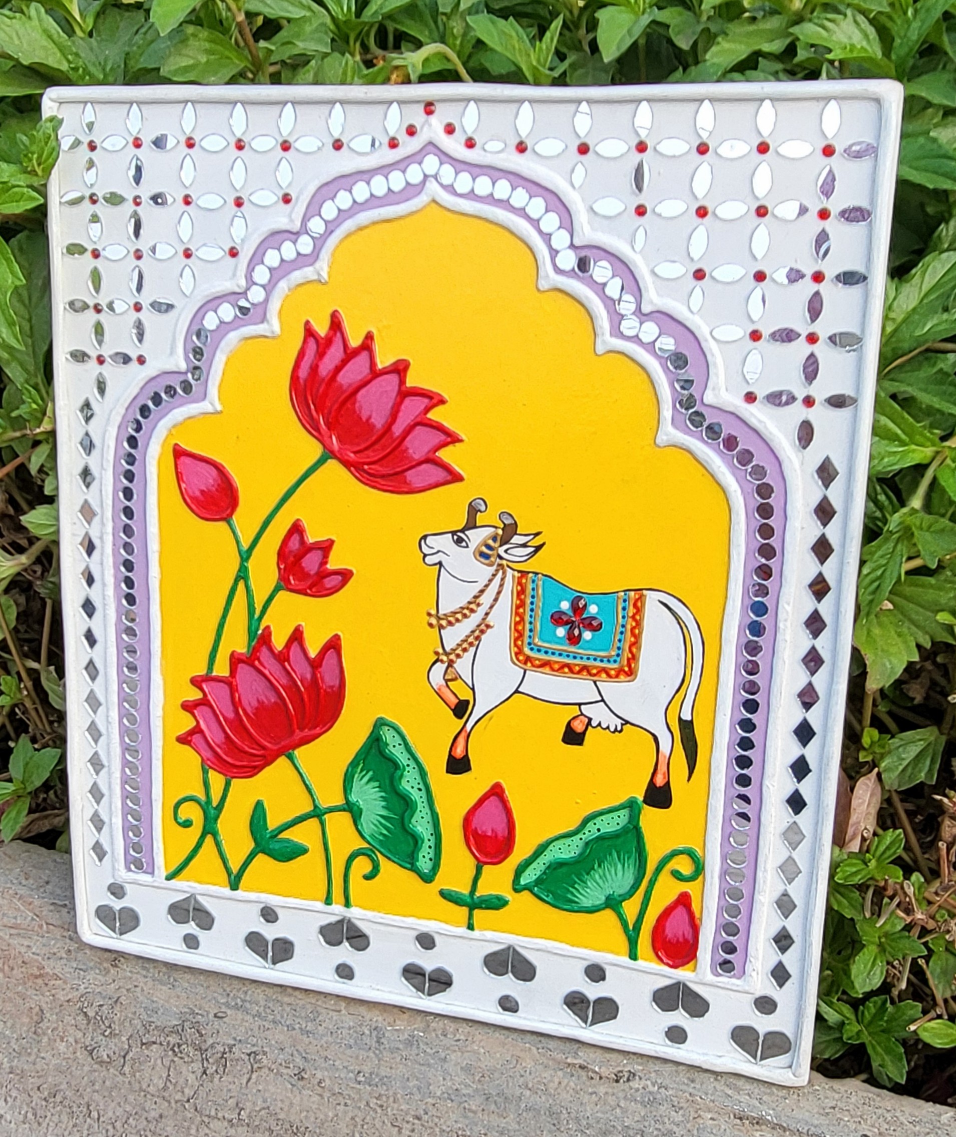 pichwai-cow-with-lotus-jharokha-painting-wall-hanging-2-1_1713521019.jpg