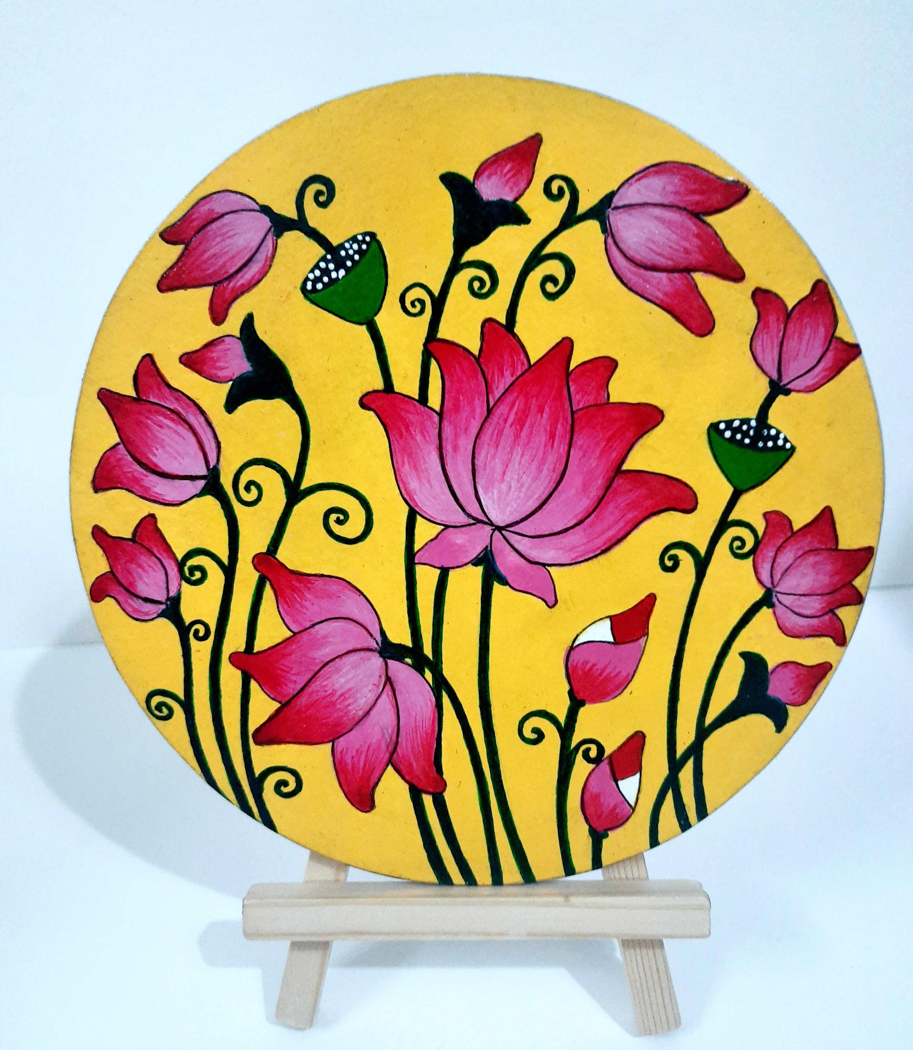 pichwai-painting-on-6-round-mdf-board-yellow-3-2_1721942998.jpg