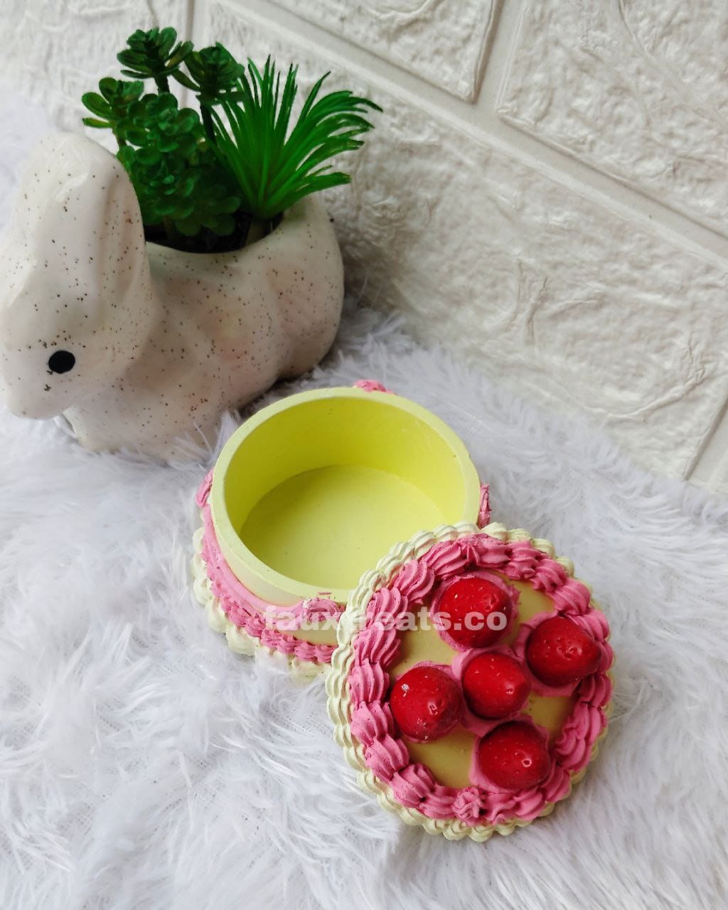strawberry-shortcake-box-2-0_1757391635.jpg