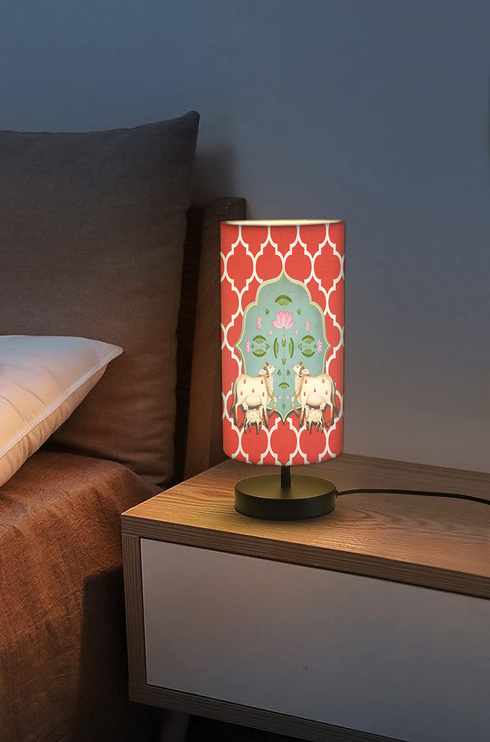 table-lamp-shade-for-home-decoration-designer-table-lamps-2-2_1737616981.jpg