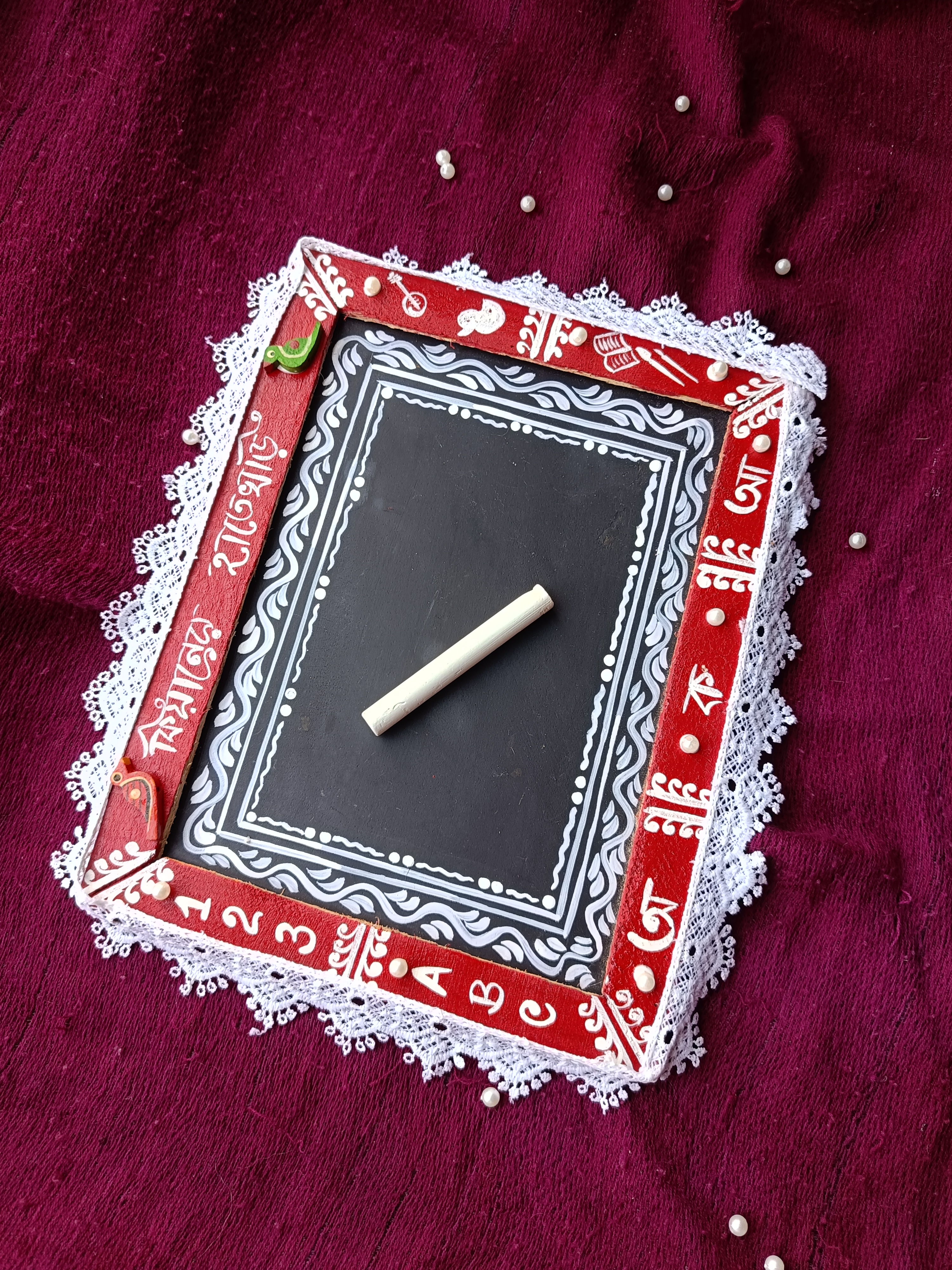 wooden-slate-design-with-chalk-hatekhori-slate-for-kids-saraswati-pujo-2-0_1767880085.jpg